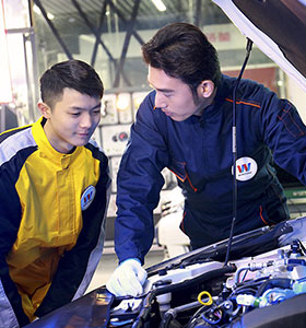 ������ͨ������ѵѧУ˫ʦ�ͽ�ѧ